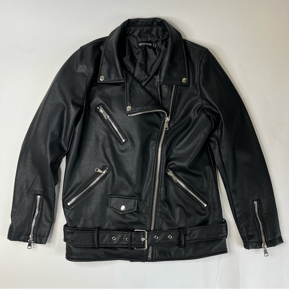 Prettylittlething Black Faux Leather Oversized Longline Belted Biker Jacket - Picture 2 of 15